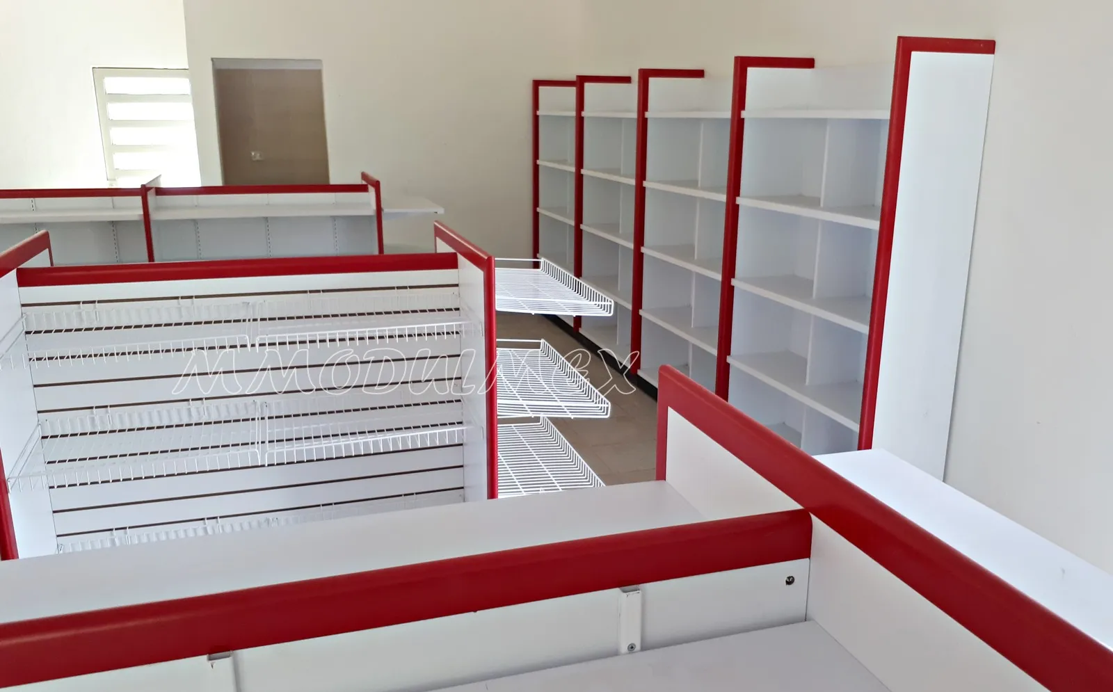 Mobiliario completo para tienda